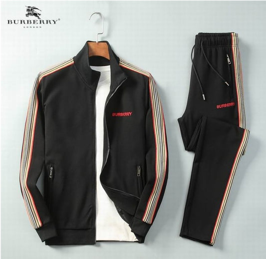 Les ensembles survêtement Burberry combinent performance et style. Leur design sophistiqué. Pas cher.le moins cher.