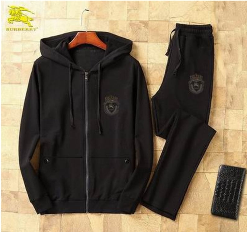 Les ensembles survêtement Burberry combinent performance et style. Leur design sophistiqué. Pas cher.le moins cher.