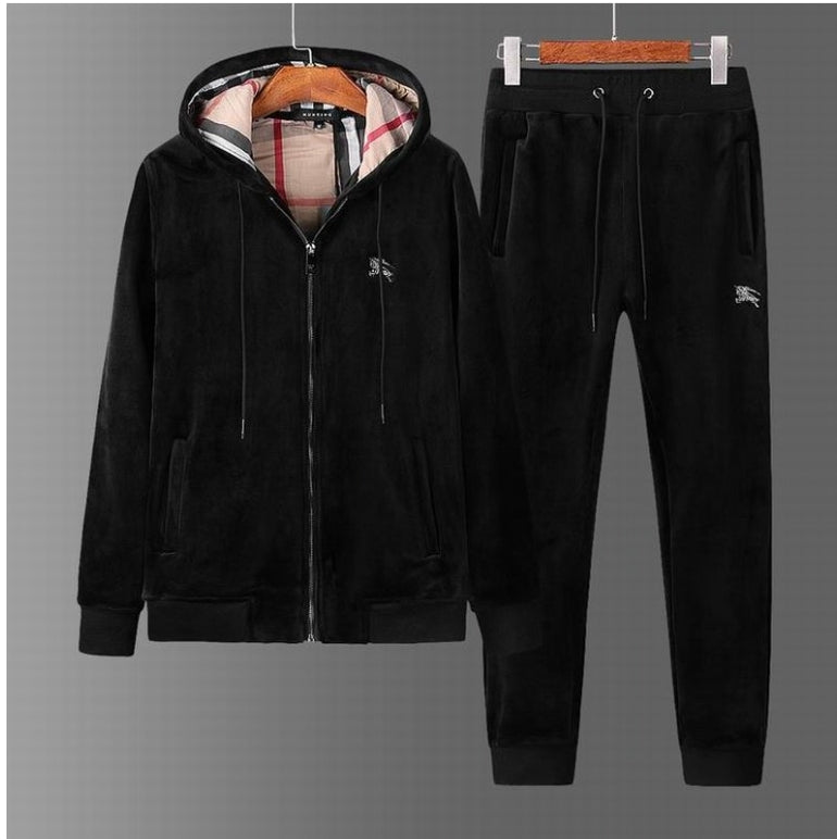 Les ensembles survêtement Burberry combinent performance et style. Leur design sophistiqué. Pas cher.le moins cher.