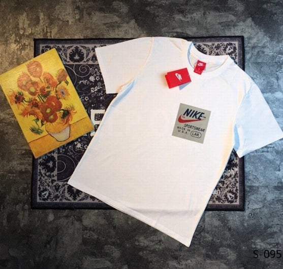 les Polos Nike Femme offrent une élégance et un confort inégalés .