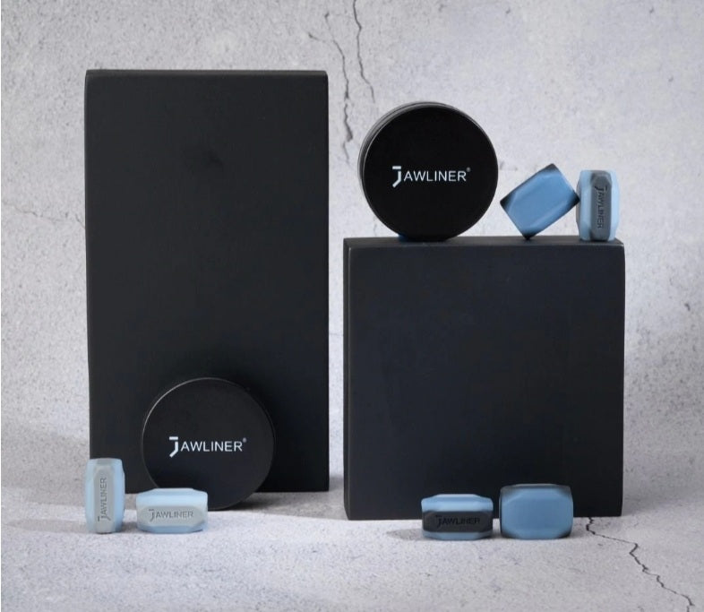 Le JAWLINER® 3.0 est spécialement conçu pour renforcer et sculpter les muscles de votre mâchoire grâce à des exercices ciblés et efficaces.