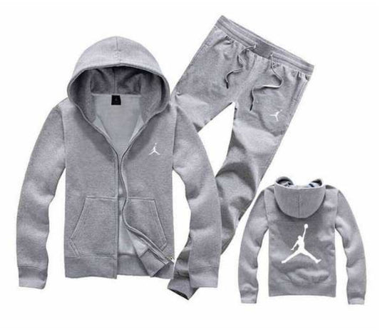 Les ensembles survêtement Jordan combinent performance et style avec brio. Leur design emblématique.pas cher. Le moins cher.