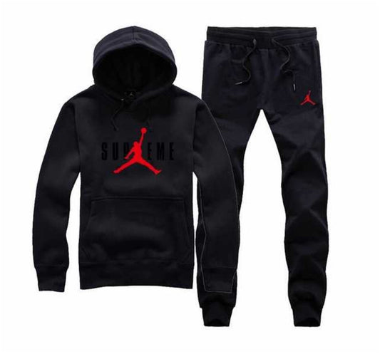 Les ensembles survêtement Jordan combinent performance et style avec brio. Leur design emblématique.pas cher. Le moins cher.