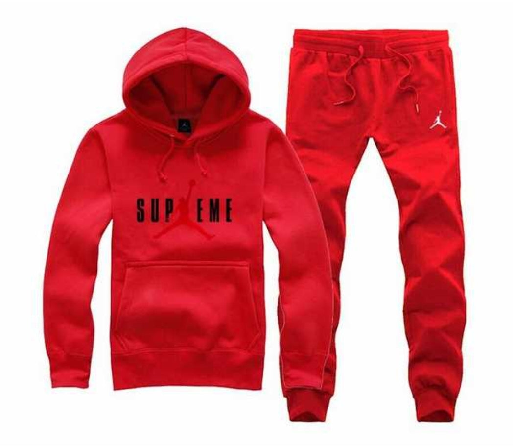 Les ensembles survêtement Jordan combinent performance et style avec brio. Leur design emblématique.pas cher. Le moins cher.