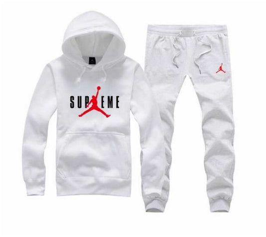 Les ensembles survêtement Jordan combinent performance et style avec brio. Leur design emblématique.pas cher. Le moins cher.