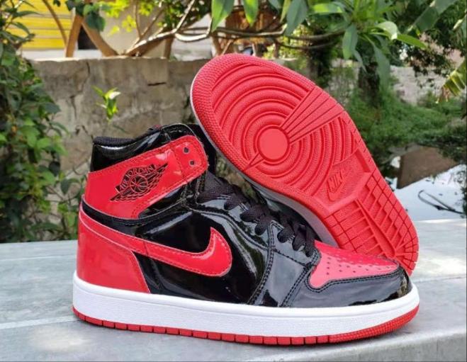 Les baskets Air Jordan 1 offrent un style iconique et une performance légendaire.
 leur design emblématique .pas cher. Le moins cher.