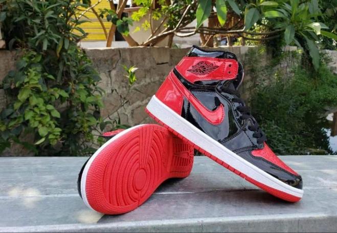 Les baskets Air Jordan 1 offrent un style iconique et une performance légendaire.
 leur design emblématique .pas cher. Le moins cher.