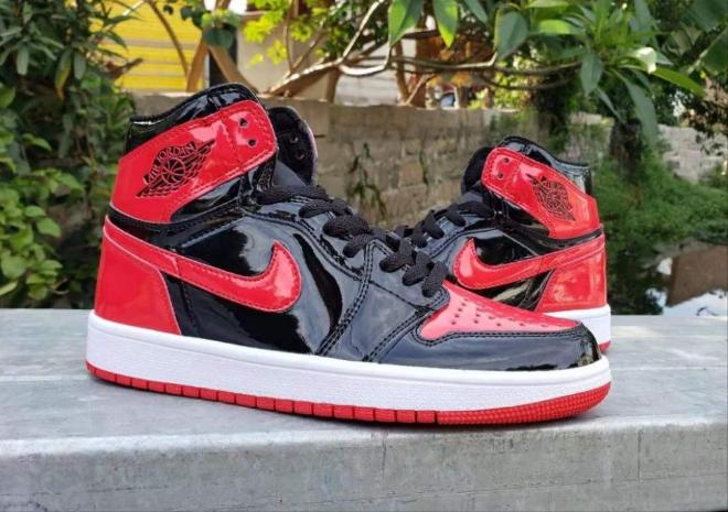 Les baskets Air Jordan 1 offrent un style iconique et une performance légendaire.
 leur design emblématique .pas cher. Le moins cher.