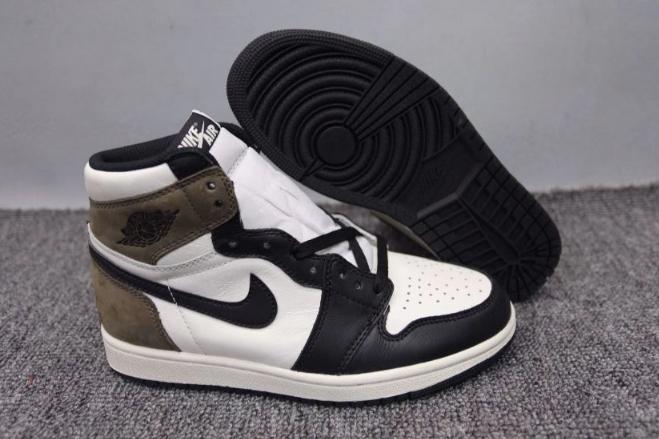 Les baskets Air Jordan 1 offrent un style iconique et une performance légendaire.
 leur design emblématique .pas cher. Le moins cher.