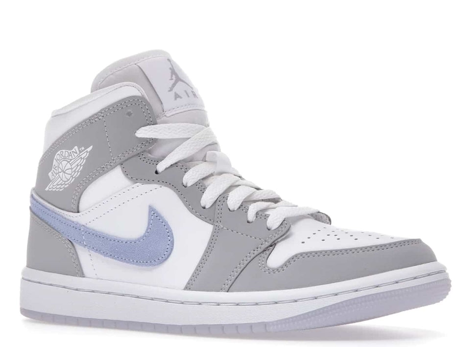 Les baskets Air Jordan 1 offrent un style iconique et une performance légendaire.
leur design emblématique .pas cher. Le moins cher.