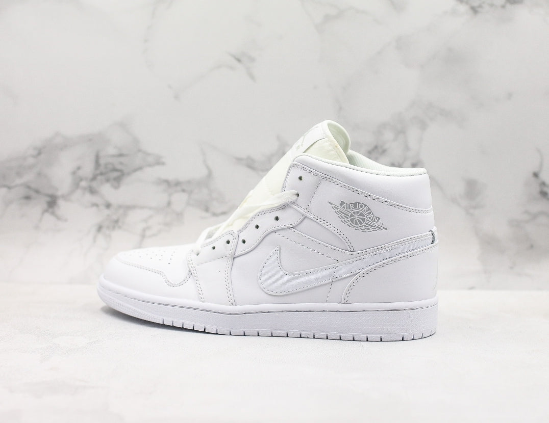 Les baskets Air Jordan 1 offrent un style iconique et une performance légendaire.
leur design emblématique .pas cher. Le moins cher.