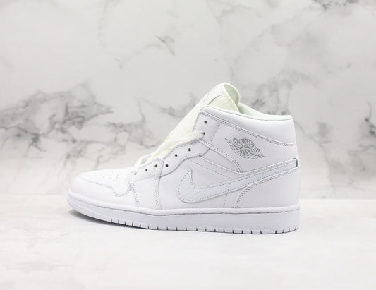 Les baskets Air Jordan 1 offrent un style iconique et une performance légendaire.
 leur design emblématique .pas cher. Le moins cher.