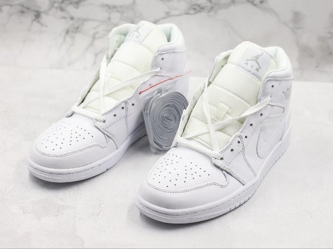 Les baskets Air Jordan 1 offrent un style iconique et une performance légendaire.
leur design emblématique .pas cher. Le moins cher.