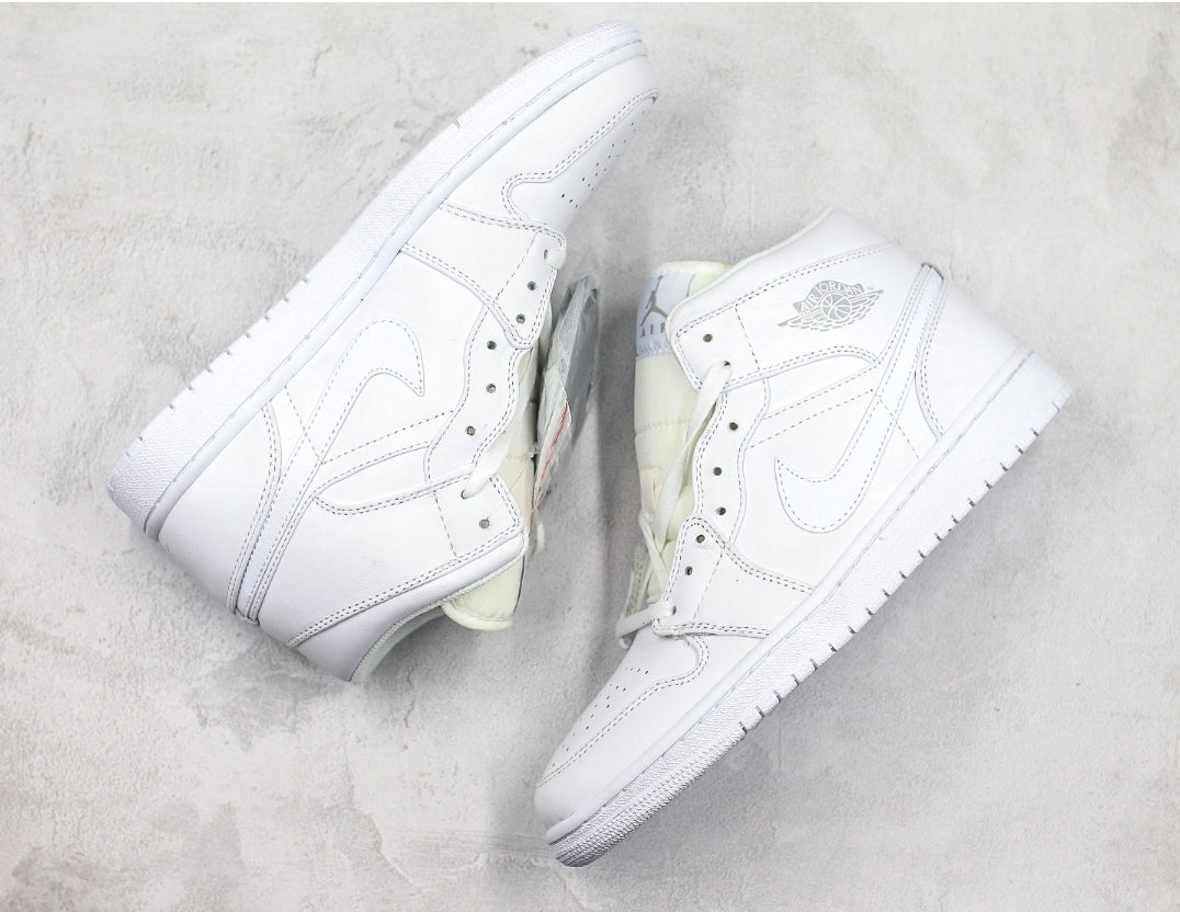 Les baskets Air Jordan 1 offrent un style iconique et une performance légendaire.
leur design emblématique .pas cher. Le moins cher.