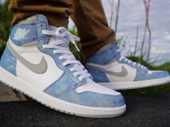 Les baskets Air Jordan 1 offrent un style iconique et une performance légendaire.
leur design emblématique .pas cher. Le moins cher.