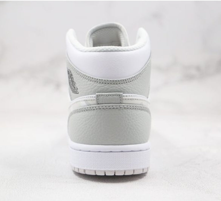 Les baskets Air Jordan 1 offrent un style iconique et une performance légendaire.
leur design emblématique .pas cher. Le moins cher.