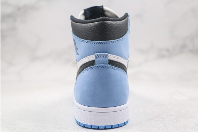 Les baskets Air Jordan 1 offrent un style iconique et une performance légendaire.
leur design emblématique .pas cher. Le moins cher.