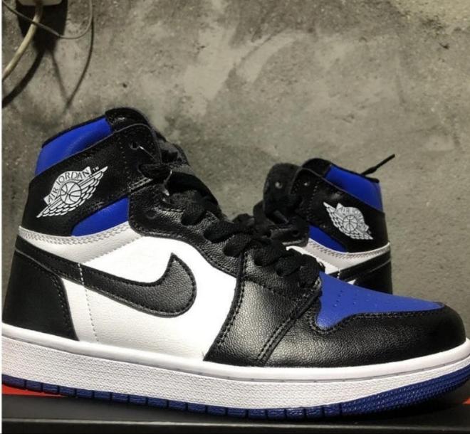 Les baskets Air Jordan 1 offrent un style iconique et une performance légendaire.
leur design emblématique .pas cher. Le moins cher.