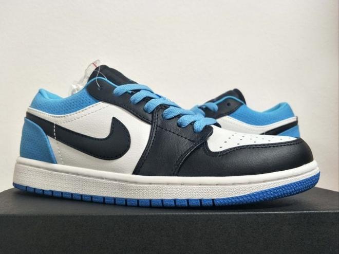 Les baskets Air Jordan 1 offrent un style iconique et une performance légendaire.
leur design emblématique .pas cher. Le moins cher.