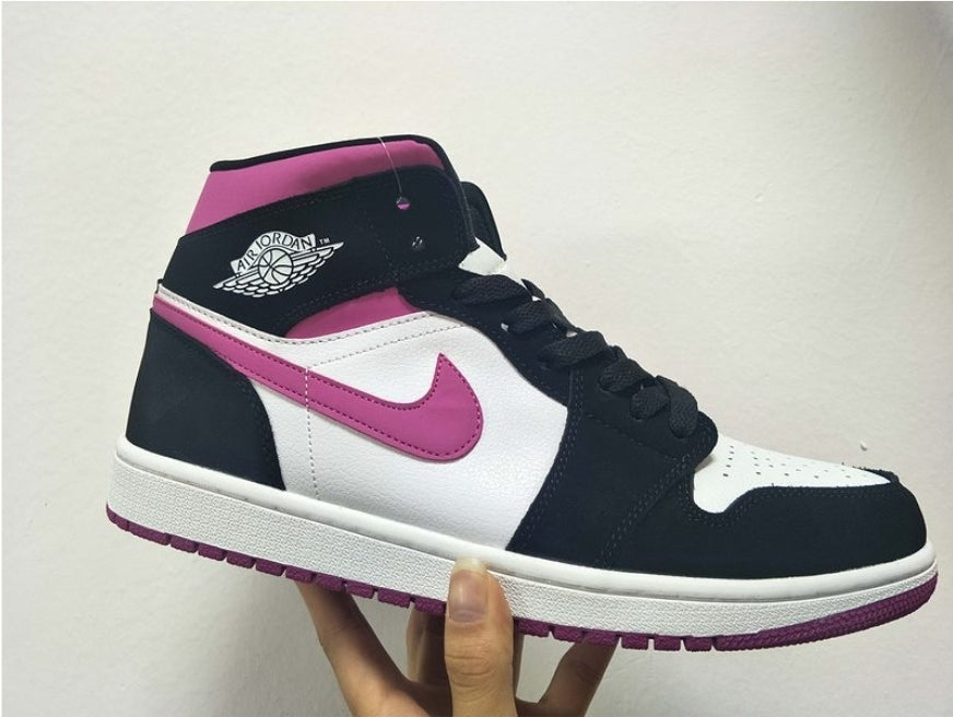 Les baskets Air Jordan 1 offrent un style iconique et une performance légendaire.
 leur design emblématique .pas cher. Le moins cher.