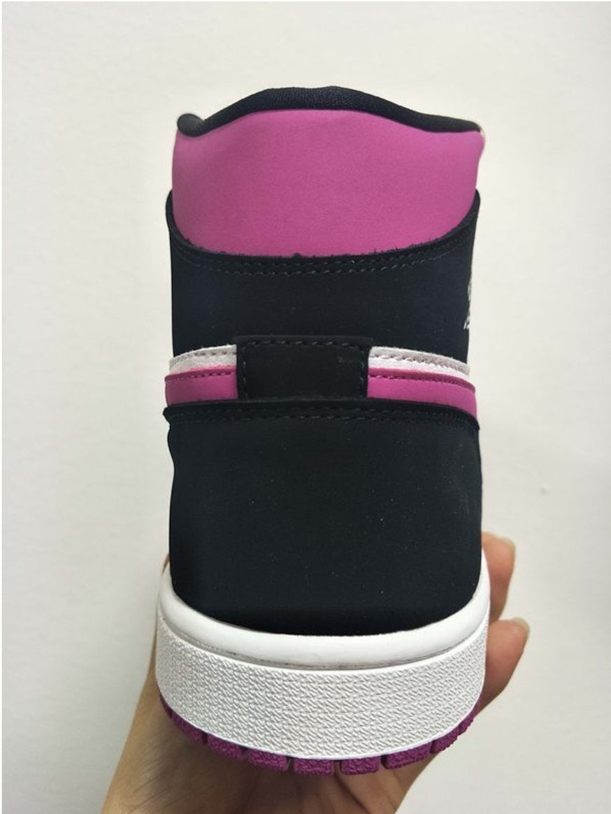 Les baskets Air Jordan 1 offrent un style iconique et une performance légendaire.
leur design emblématique .pas cher. Le moins cher.