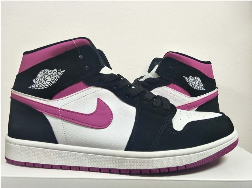 Les baskets Air Jordan 1 offrent un style iconique et une performance légendaire.
 leur design emblématique .pas cher. Le moins cher.