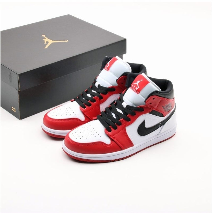 Les baskets Air Jordan 1 offrent un style iconique et une performance légendaire.
leur design emblématique .pas cher. Le moins cher.