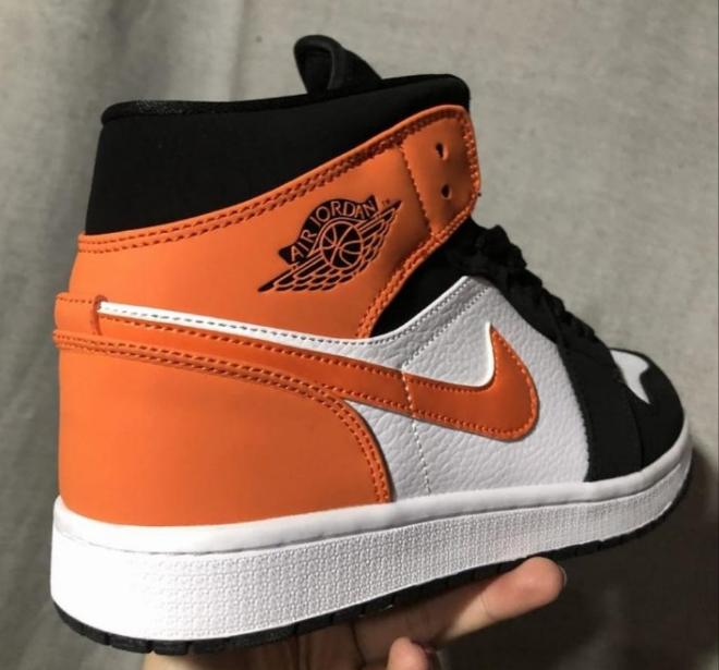 Les baskets Air Jordan 1 offrent un style iconique et une performance légendaire.
leur design emblématique .pas cher. Le moins cher.