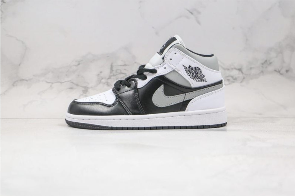 Les baskets Air Jordan 1 offrent un style iconique et une performance légendaire.
leur design emblématique .pas cher. Le moins cher.