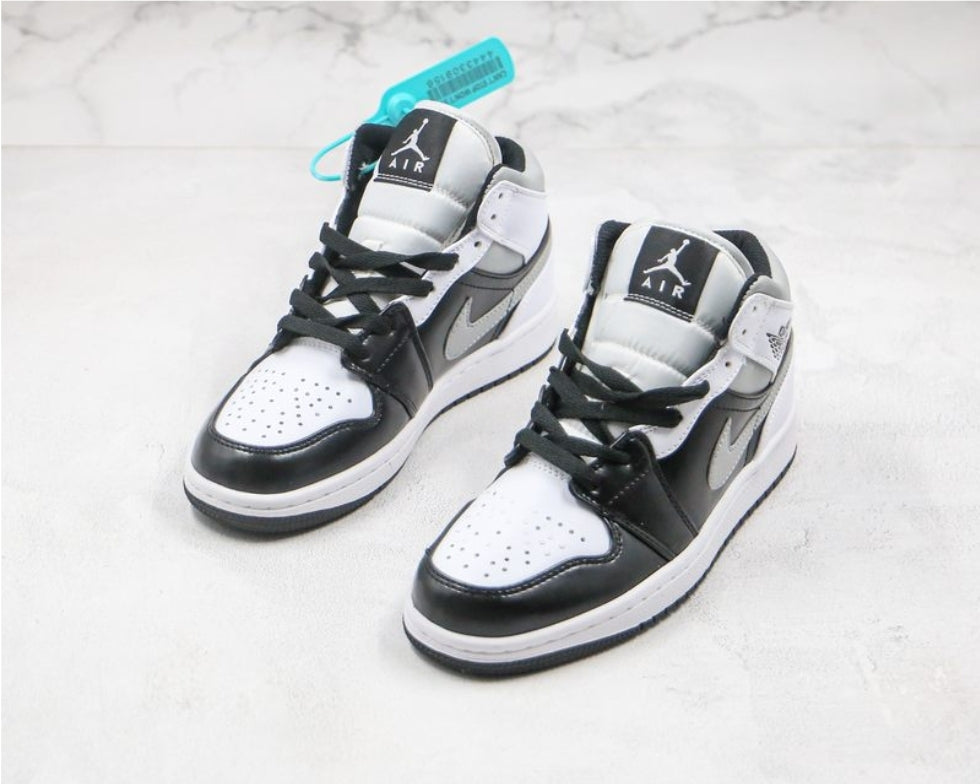 Les baskets Air Jordan 1 offrent un style iconique et une performance légendaire.
leur design emblématique .pas cher. Le moins cher.