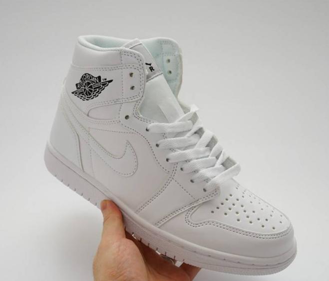 Les baskets Air Jordan 1 offrent un style iconique et une performance légendaire.
leur design emblématique .pas cher. Le moins cher.