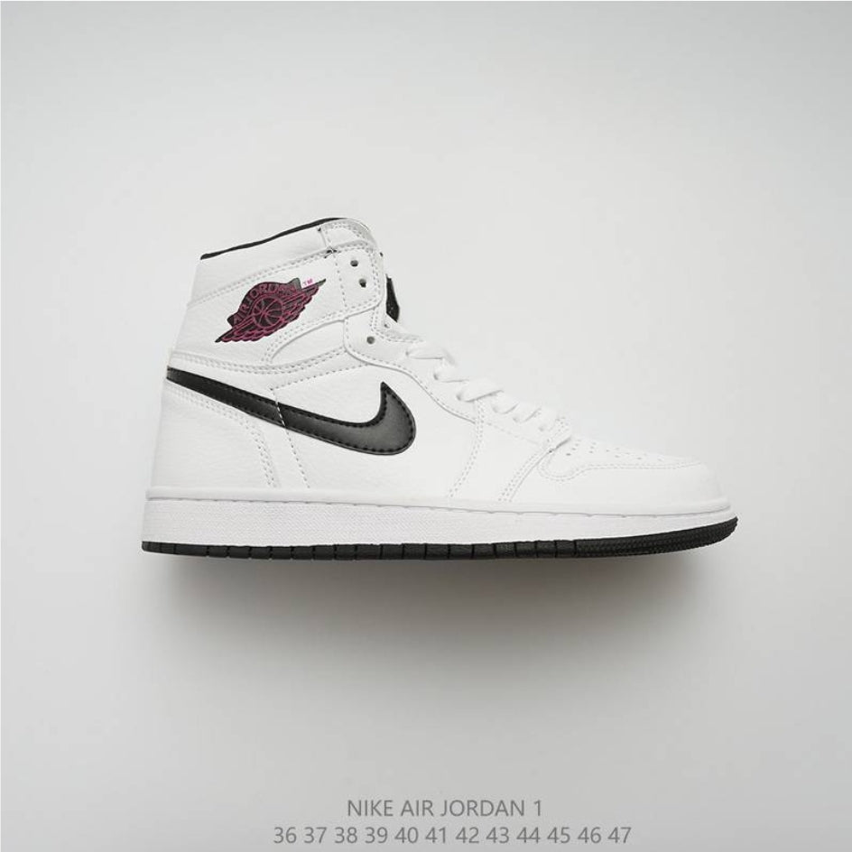 Les baskets Air Jordan 1 offrent un style iconique et une performance légendaire.
 leur design emblématique .pas cher. Le moins cher.
