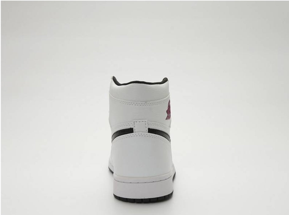 Les baskets Air Jordan 1 offrent un style iconique et une performance légendaire.
leur design emblématique .pas cher. Le moins cher.