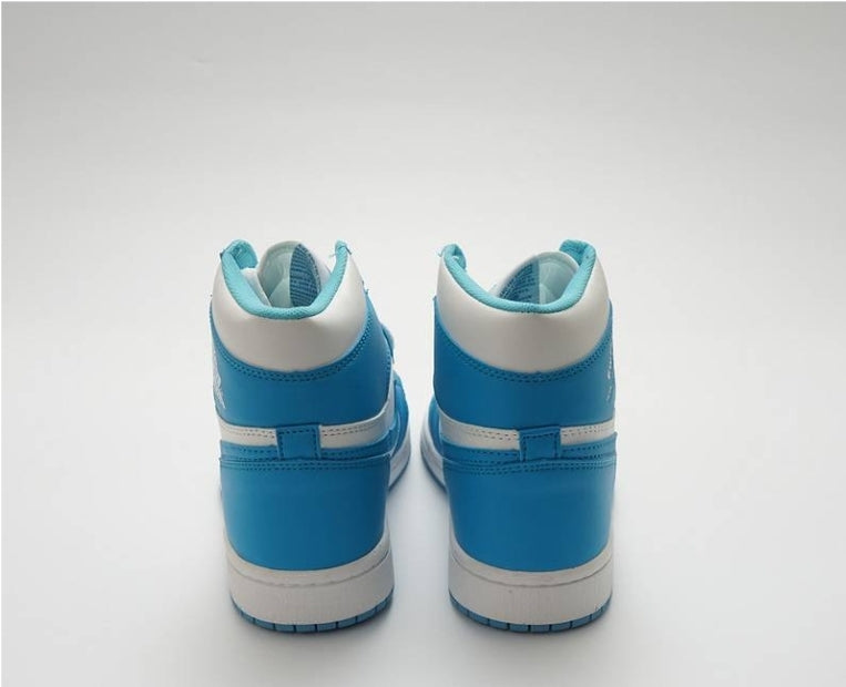 Les baskets Air Jordan 1 offrent un style iconique et une performance légendaire.
 leur design emblématique .pas cher. Le moins cher.