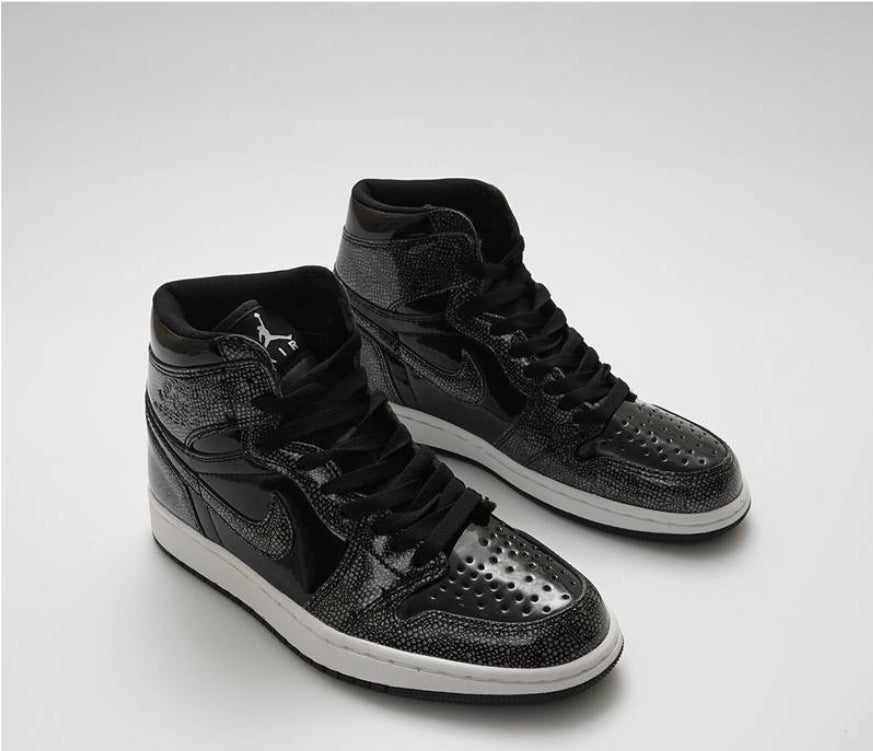 Les baskets Air Jordan 1 offrent un style iconique et une performance légendaire.
leur design emblématique .pas cher. Le moins cher.