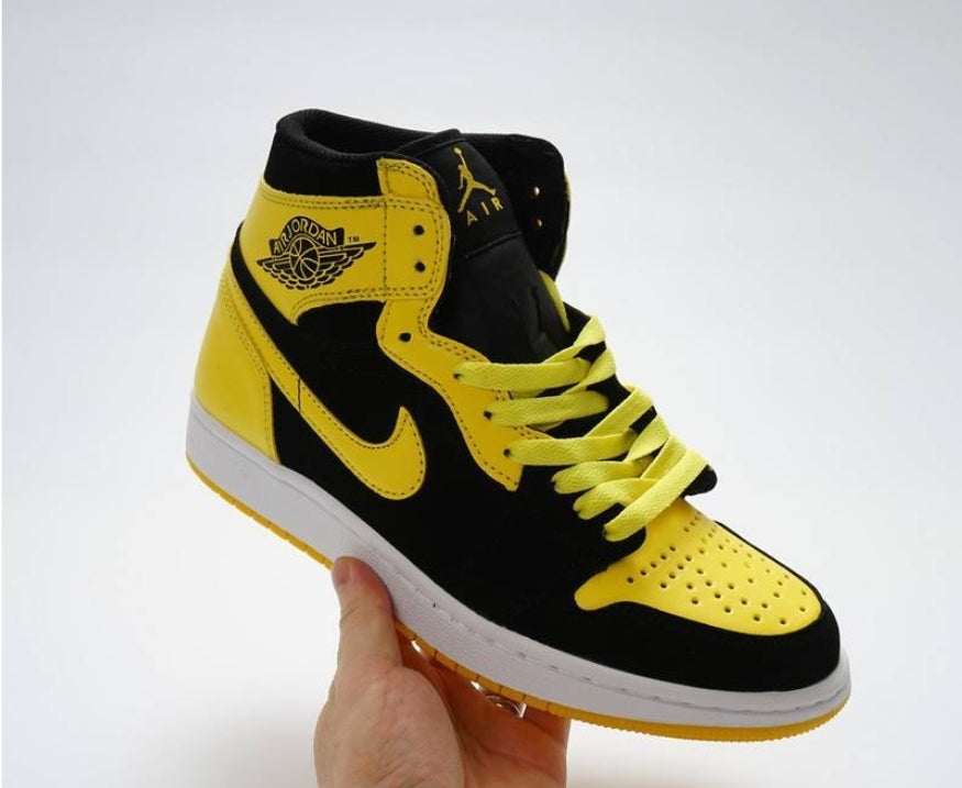 Les baskets Air Jordan 1 offrent un style iconique et une performance légendaire.
 leur design emblématique .pas cher. Le moins cher.