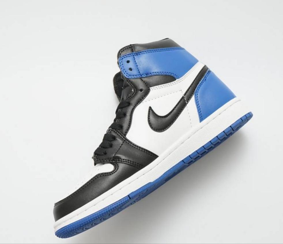 Les baskets Air Jordan 1 offrent un style iconique et une performance légendaire.
leur design emblématique .pas cher. Le moins cher.