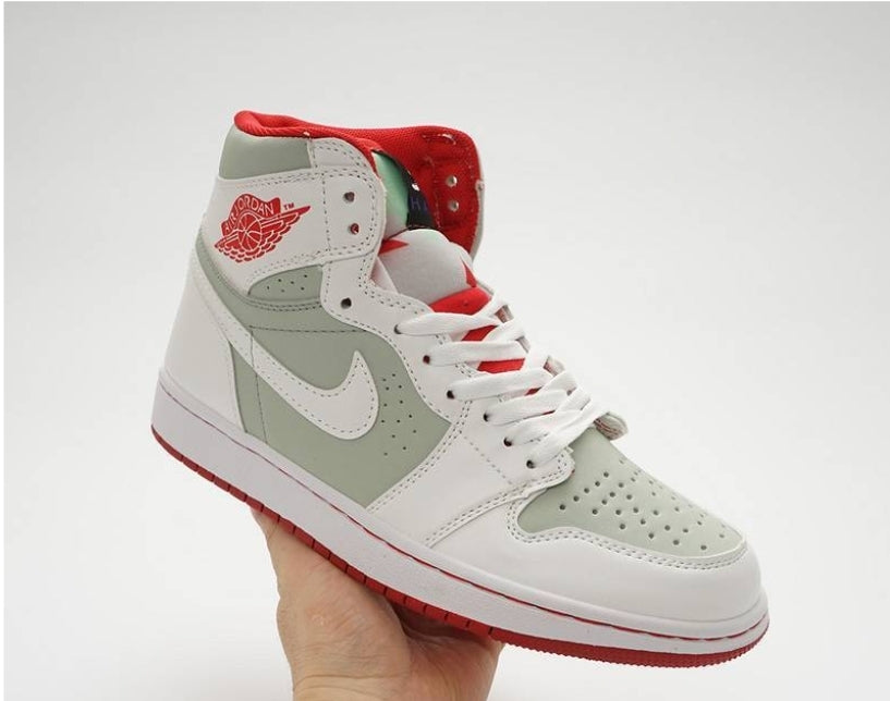 Les baskets Air Jordan 1 offrent un style iconique et une performance légendaire.
 leur design emblématique .pas cher. Le moins cher.