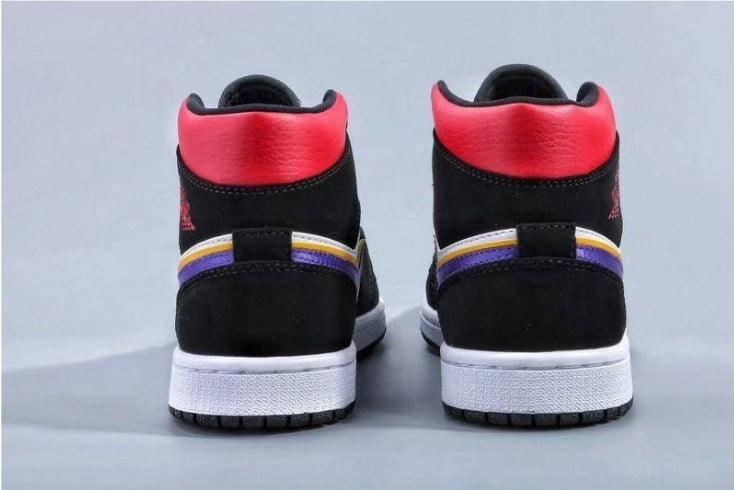 Les baskets Air Jordan 1 offrent un style iconique et une performance légendaire.
leur design emblématique .pas cher. Le moins cher.