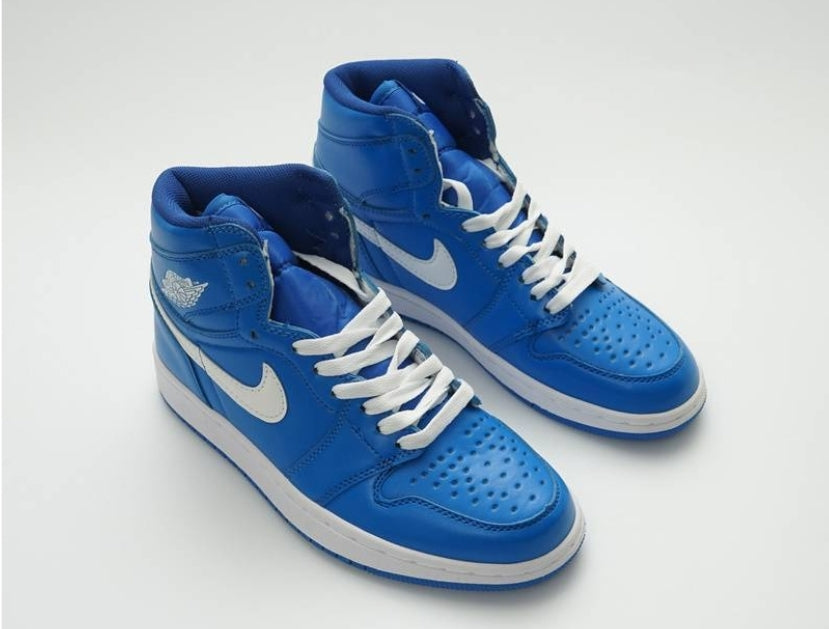 Les baskets Air Jordan 1 offrent un style iconique et une performance légendaire.
leur design emblématique .pas cher. Le moins cher.