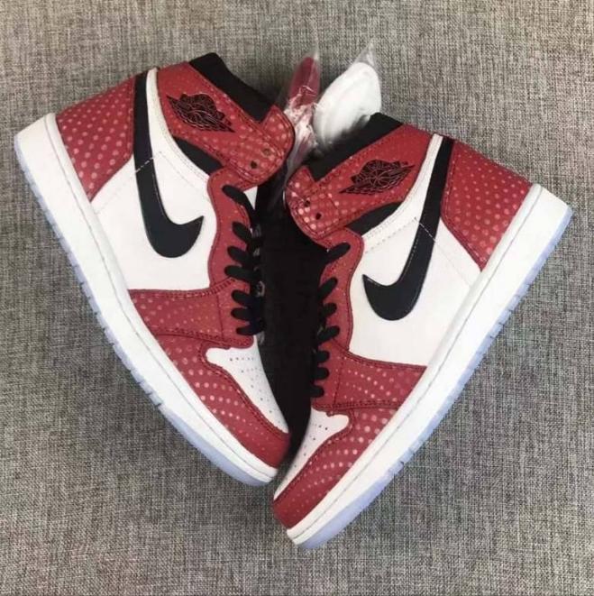 Les baskets Air Jordan 1 offrent un style iconique et une performance légendaire.
leur design emblématique .pas cher. Le moins cher.