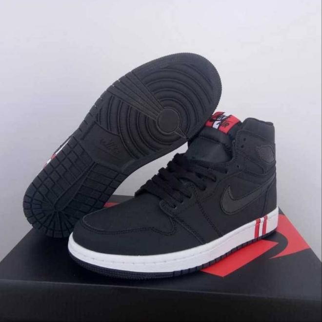 Les baskets Air Jordan 1 offrent un style iconique et une performance légendaire.
leur design emblématique .pas cher. Le moins cher.
