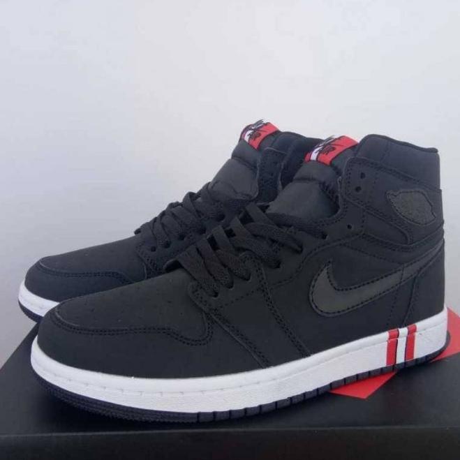 Les baskets Air Jordan 1 offrent un style iconique et une performance légendaire.
leur design emblématique .pas cher. Le moins cher.