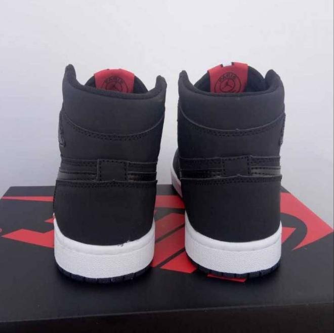 Les baskets Air Jordan 1 offrent un style iconique et une performance légendaire.
leur design emblématique .pas cher. Le moins cher.