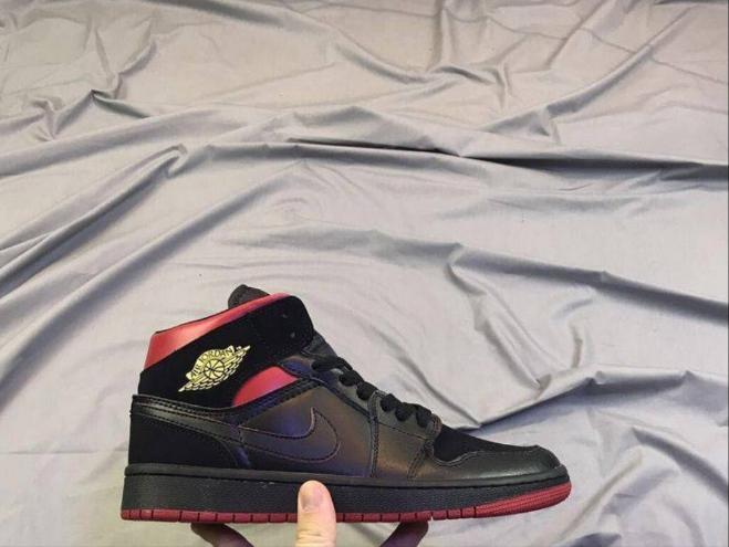 Les baskets Air Jordan 1 offrent un style iconique et une performance légendaire.
 leur design emblématique .pas cher. Le moins cher.