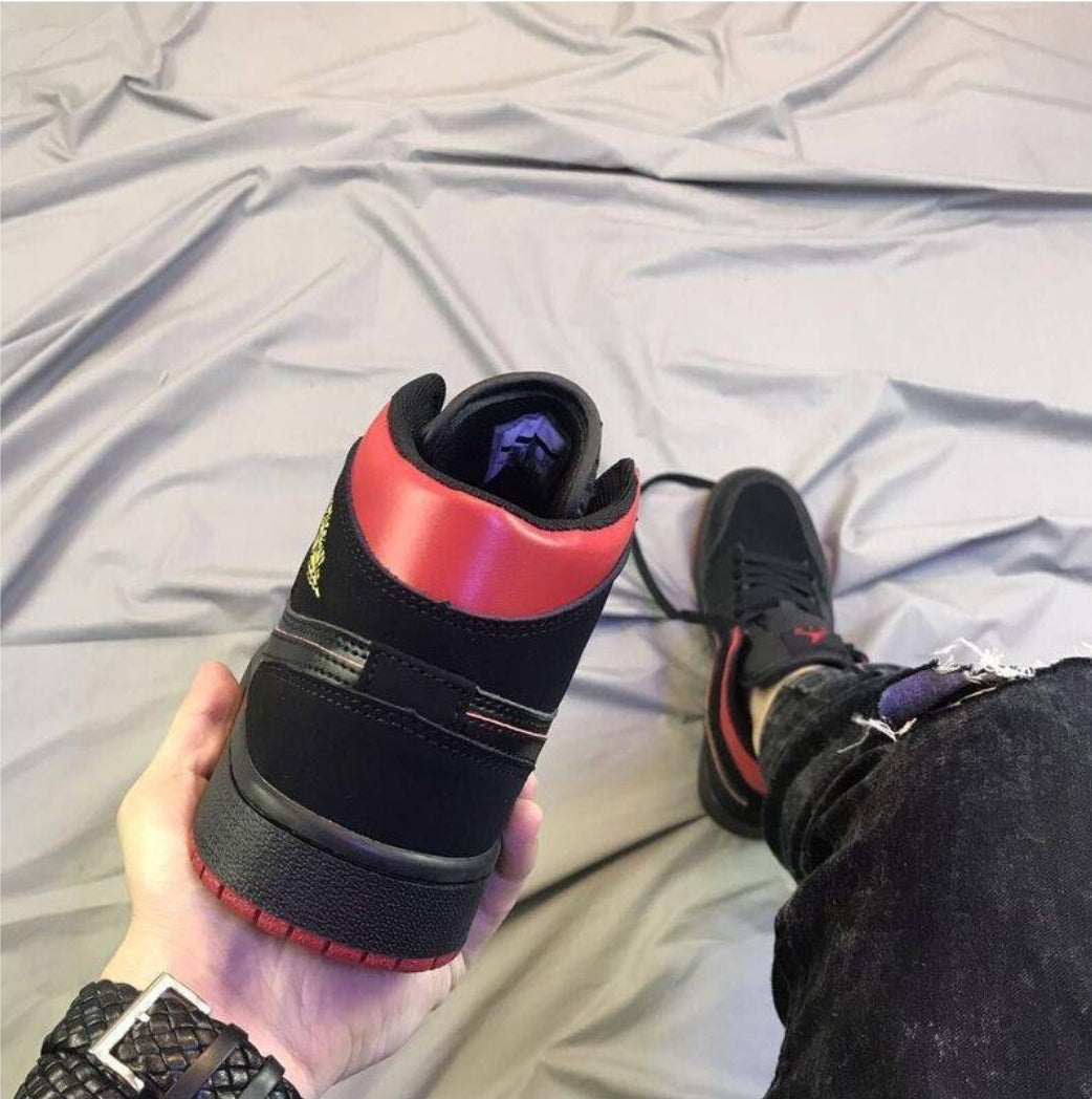 Les baskets Air Jordan 1 offrent un style iconique et une performance légendaire.
 leur design emblématique .pas cher. Le moins cher.