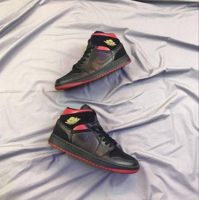 Les baskets Air Jordan 1 offrent un style iconique et une performance légendaire.
leur design emblématique .pas cher. Le moins cher.