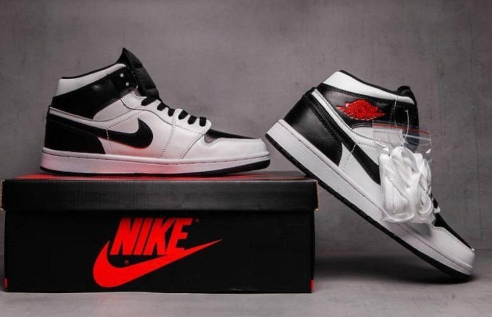 Les baskets Air Jordan 1 offrent un style iconique et une performance légendaire.
leur design emblématique .pas cher. Le moins cher.