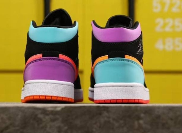 Les baskets Air Jordan 1 offrent un style iconique et une performance légendaire.
 leur design emblématique .pas cher. Le moins cher.