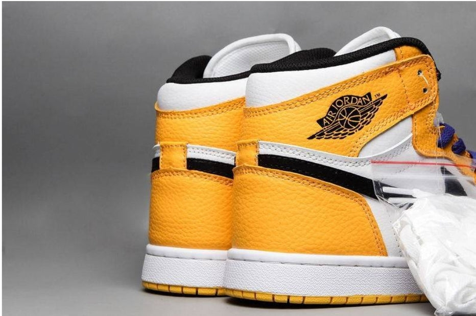 Air Jordan 1 Mid sneakers
SE Lakers (GS)